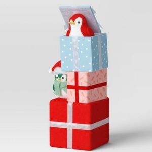 NEW 9.5" Featherly Friends Fabric Birds Christmas Gift Stack - Wondershop™
